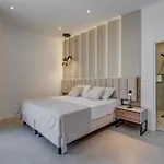 48 Bed and breakfast