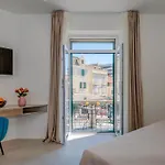 48 Bed and breakfast 4*