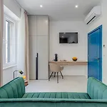 48 Bed and breakfast 4*