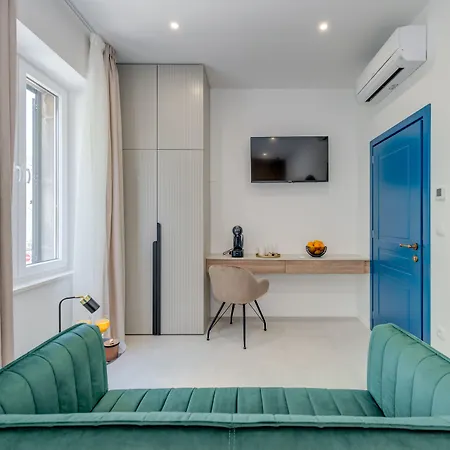 48 Bed & Breakfast 4*