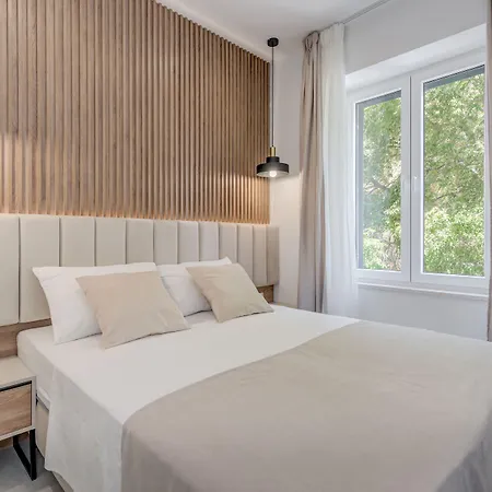 Couette-café 48 Split