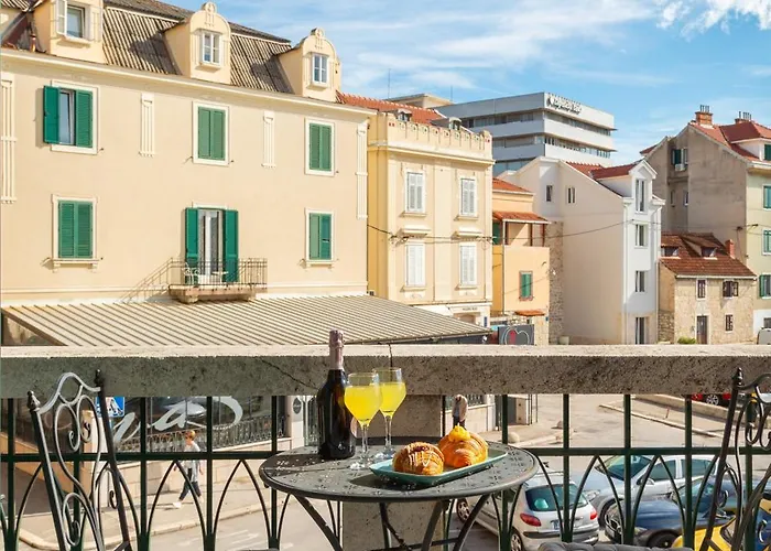 Bed & Breakfast 48 4*