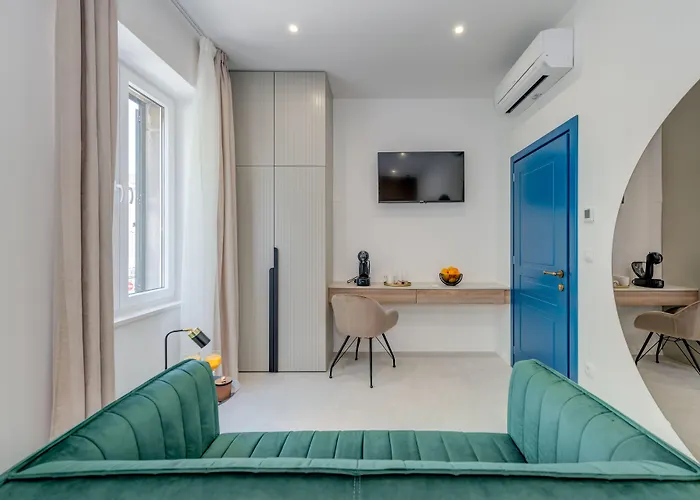 48 Bed & Breakfast 4*