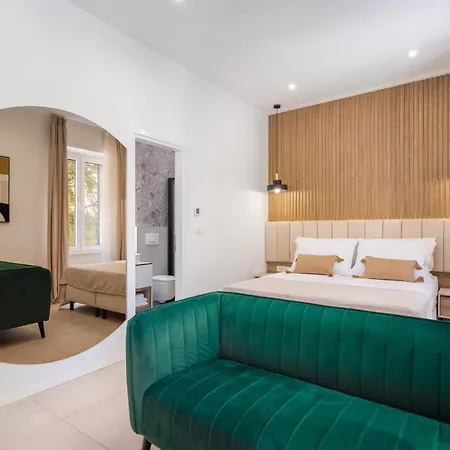 48 Bed and Breakfast 4*