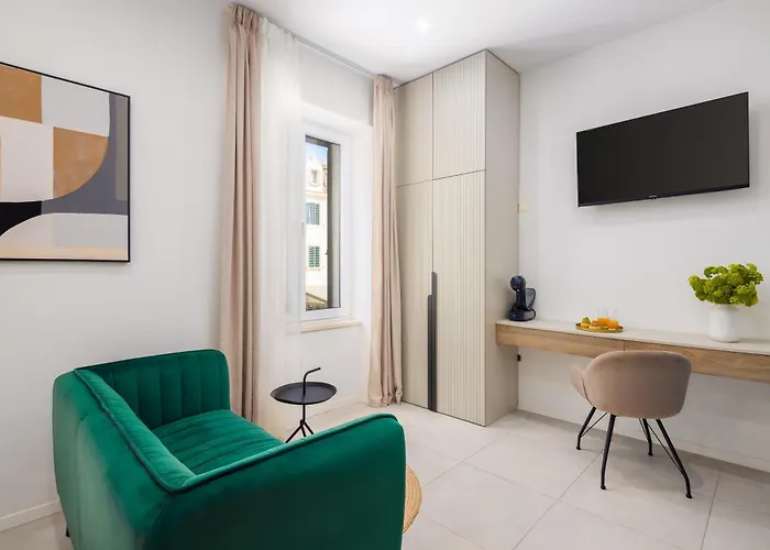 48 Bed & Breakfast 4*